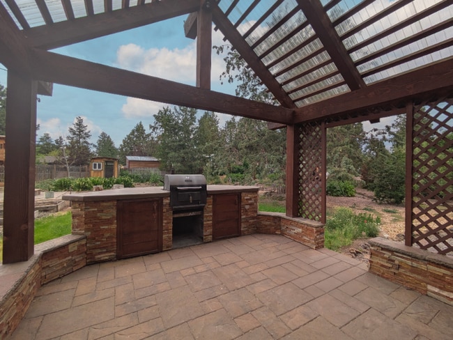 Building Photo - 20952 Desert Wood Dr
