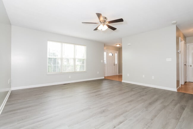 Building Photo - 2211 Scheper Ct