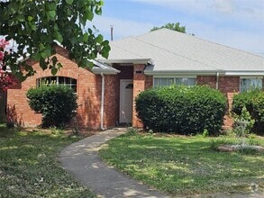 Building Photo - 215 Piccadilly Cir
