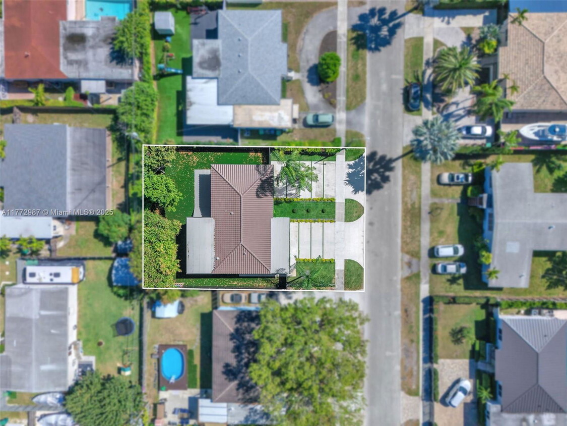 Building Photo - 8010 SW 18th Terrace