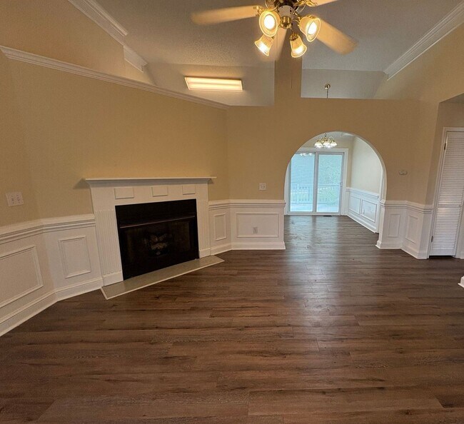 Building Photo - 3-Bedroom, 2-Bath Home in Taylor Oaks