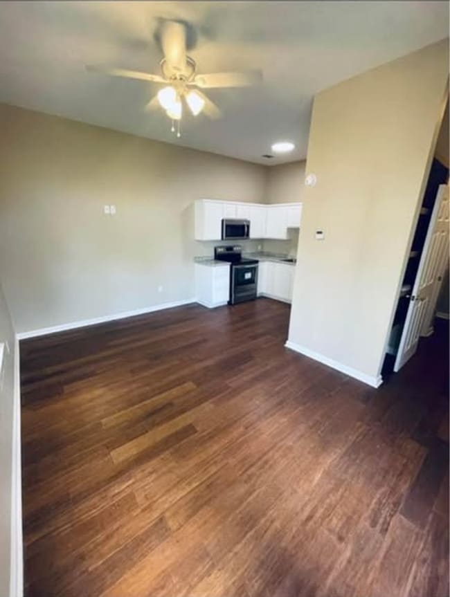 Foto del edificio - 1802 Teston Ln