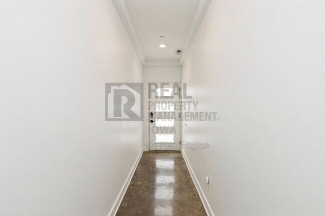 Foto del edificio - 550 Indianola Rd