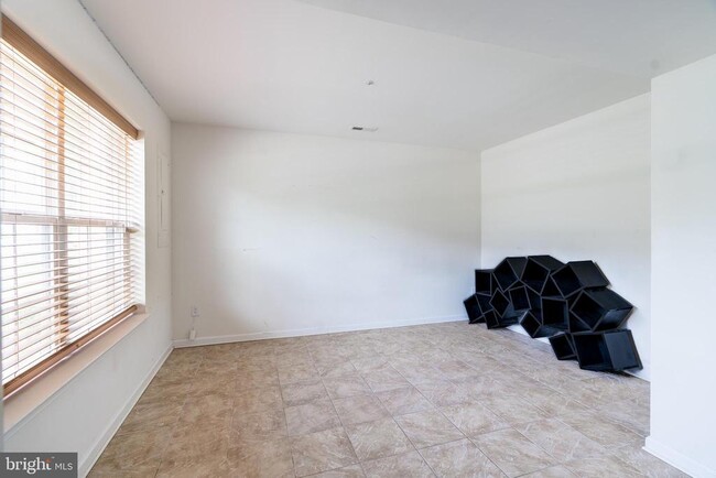 Building Photo - 211 Grist Mill Ln