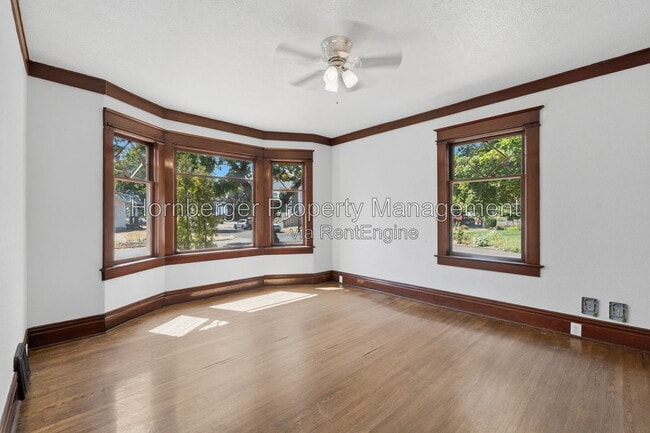 Building Photo - 1128 W Spofford Ave