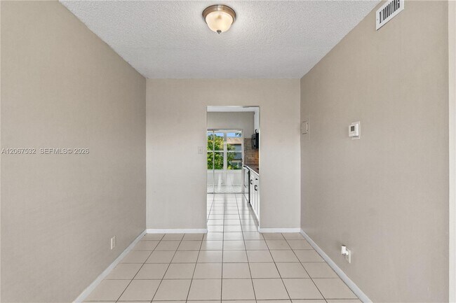 Foto del edificio - 7305 NW 5th Ct