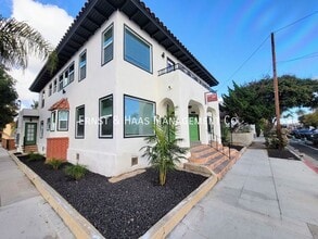 Building Photo - 1107 E Broadway