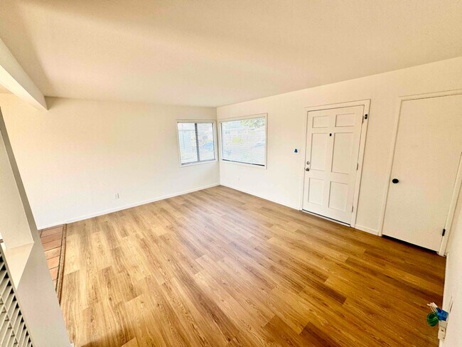 Foto del edificio - 5160 Cole St