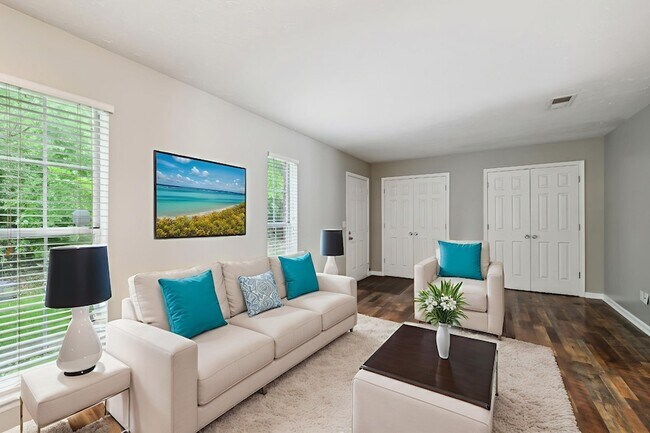 Foto del edificio - 377 Huntington Ridge Dr