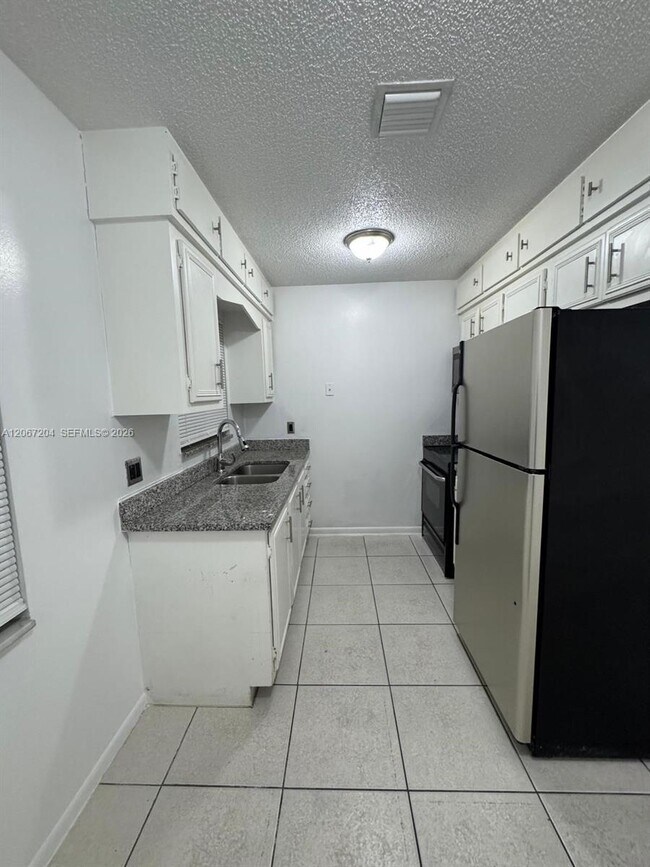 Building Photo - 1746 3rd Ave N