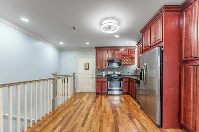 Foto del edificio - 3227 W Montrose Ave