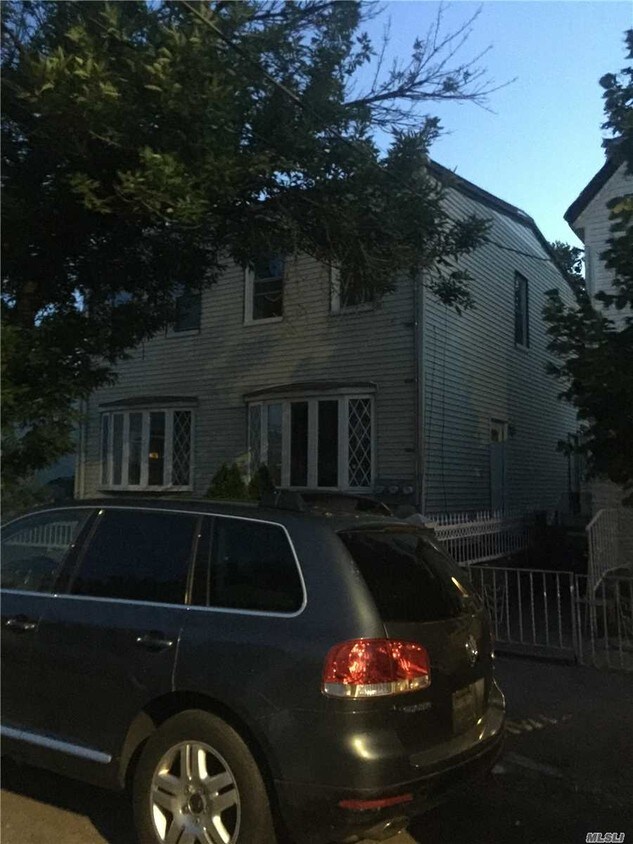 Primary Photo - 91-18 182nd St