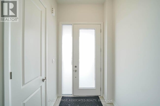 Photo du bâtiment - 3038 Sideline 16