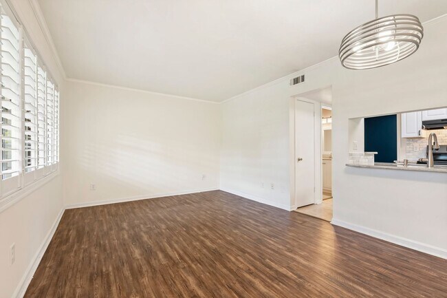 Building Photo - Downtown Durham! 1bd/1ba Trinity Park's Pe...