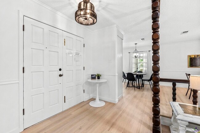 Foto del edificio - 1726 Greenwood Cir