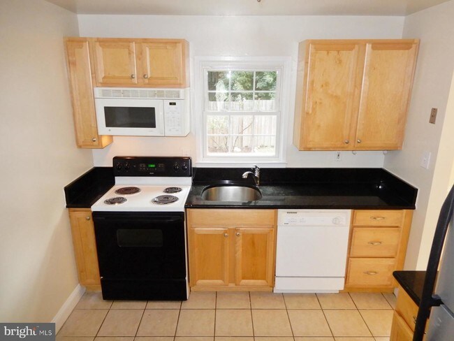 Building Photo - 8407 Red Ash Ct