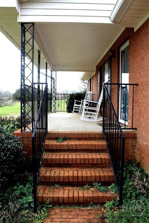 Building Photo - 2300 Colham Ferry Rd
