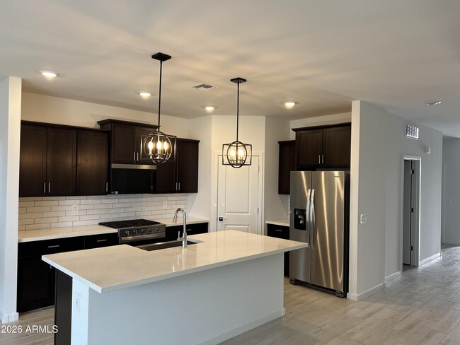 Building Photo - 15842 W Gray Fox Trl