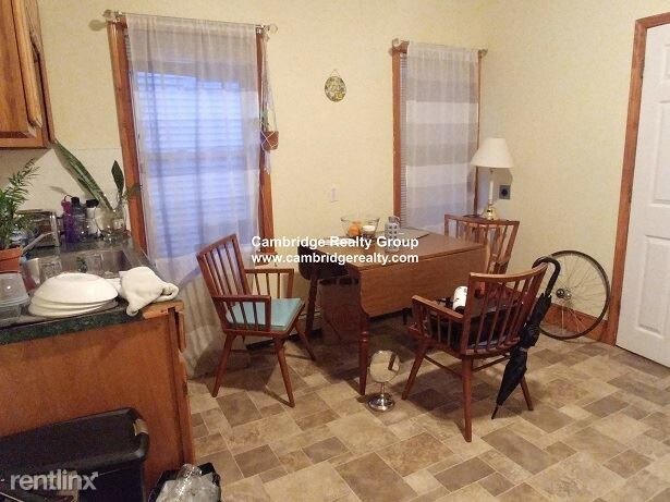 Building Photo - 1 br, 1 bath  - 295 Elm St # 1