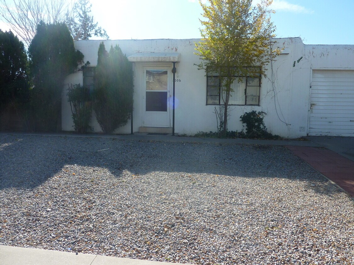 Foto principal - Unique One Bedroom with Private Backyard
