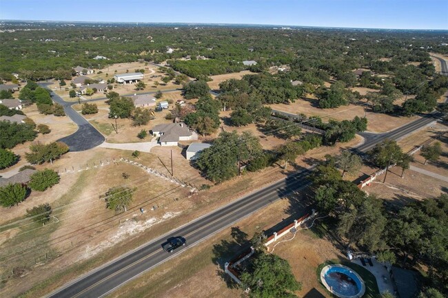 Foto del edificio - 100 Shirley Ln