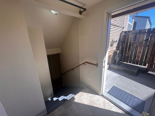 Building Photo - 471e13