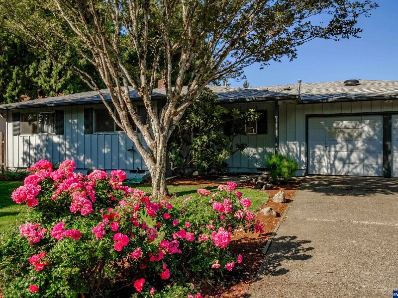 Foto principal - 2410 NW Wayland St