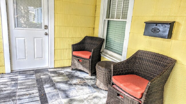 apartment entrance - 2255 1st Ave N