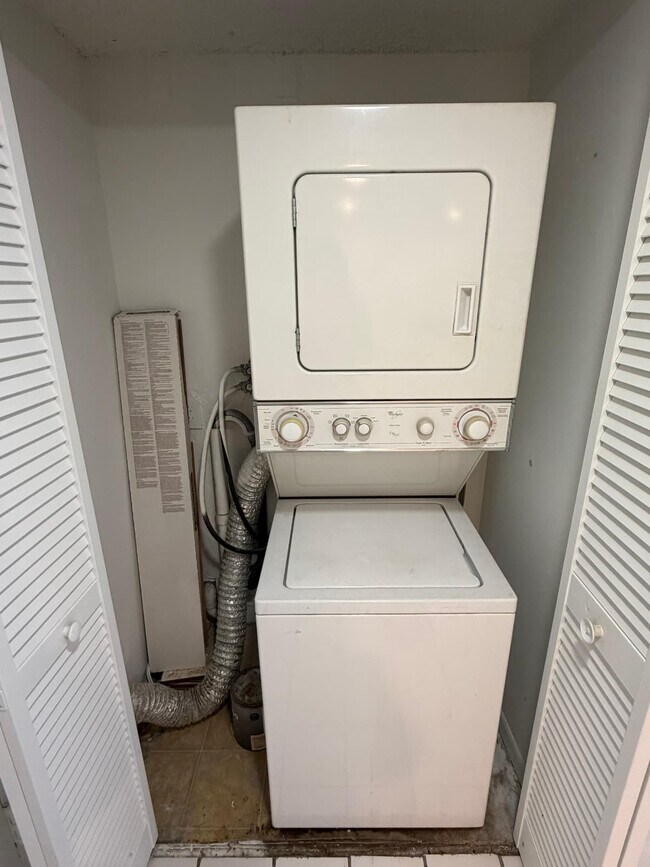 Foto del edificio - 8160 Geneva Ct