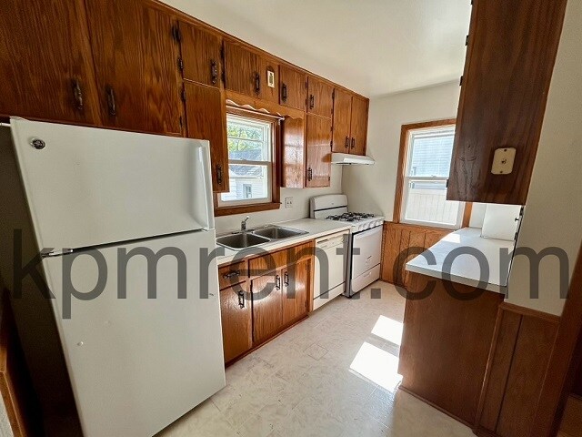 Building Photo - 1206 10th St NW