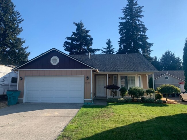 Photo - ***Newly Renovated Spacious and Bright 3 B... House