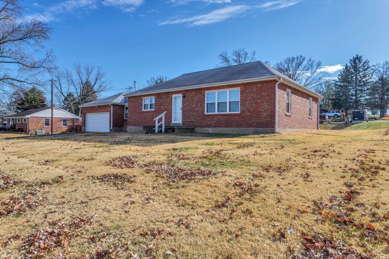 Primary Photo - 2734 Yaeger Rd
