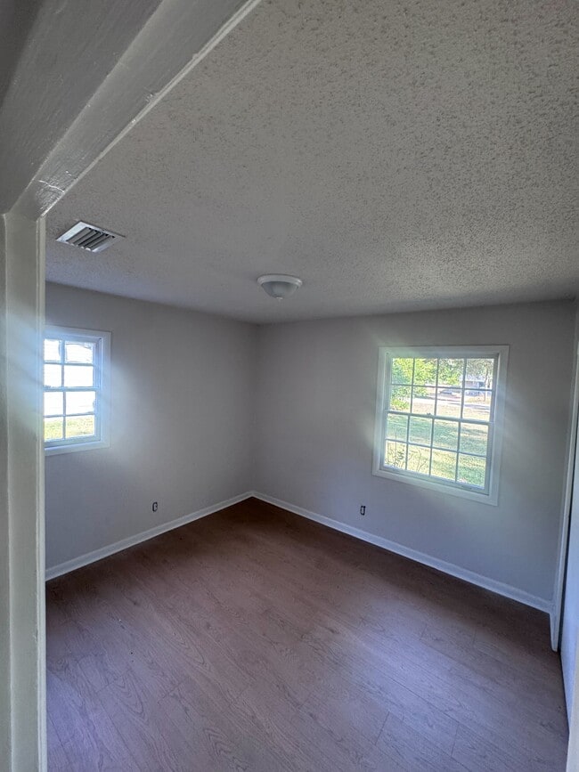 Foto del edificio - 4484 Binghamton Dr