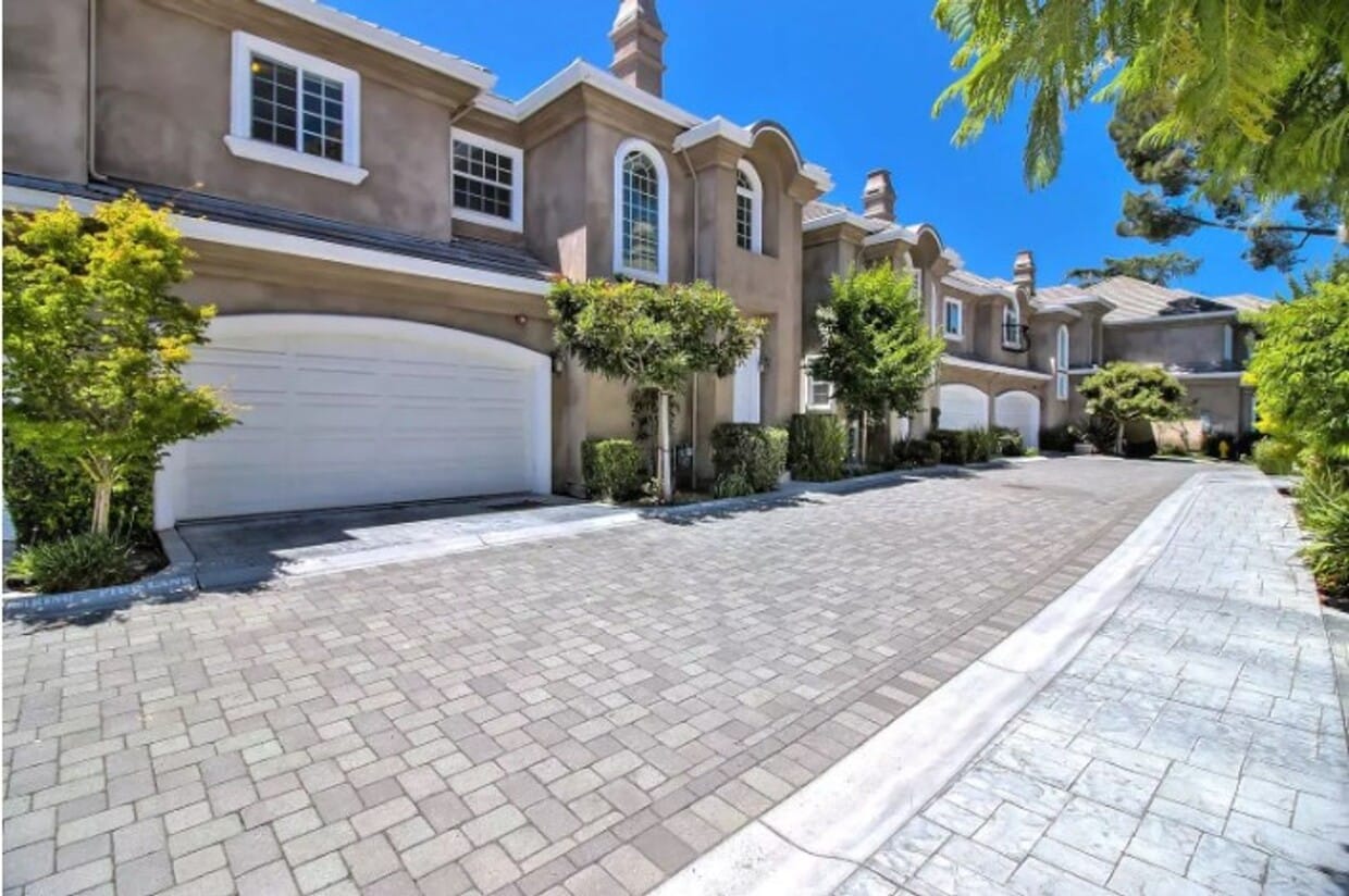 Silicon Valley (Campbell) 3x2.5 two-story ... - Silicon Valley (Campbell) 3x2.5 two-story ...
