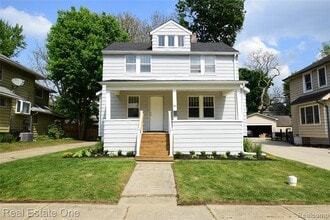 Building Photo - 99 Chippewa Rd