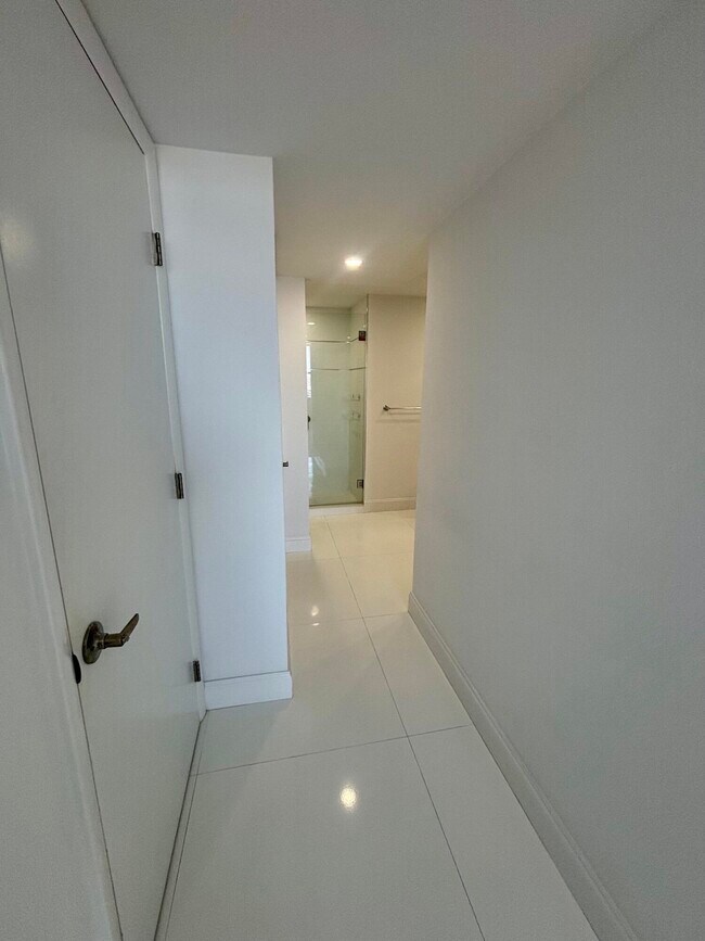 Foto del edificio - 111 Briny Ave