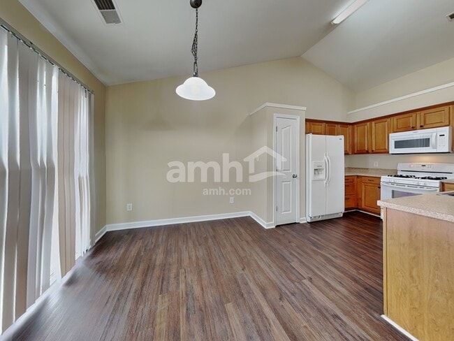 Building Photo - 714 W Parris Ave