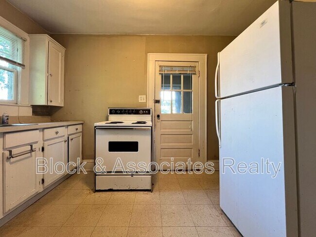 Foto del edificio - 120 S Poplar St