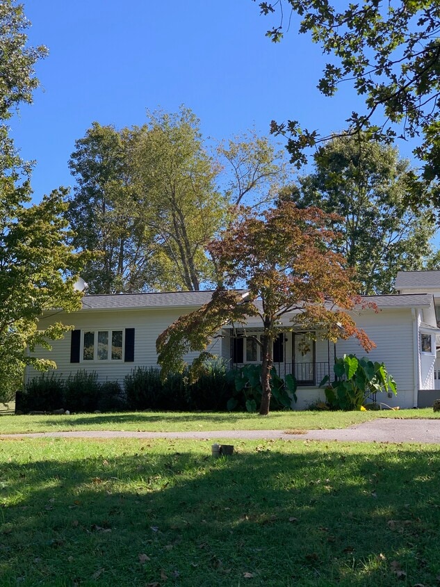 front of the house - 103 Foothills Dr