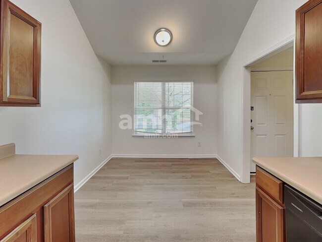 Building Photo - 8730 Royal Bluff Dr