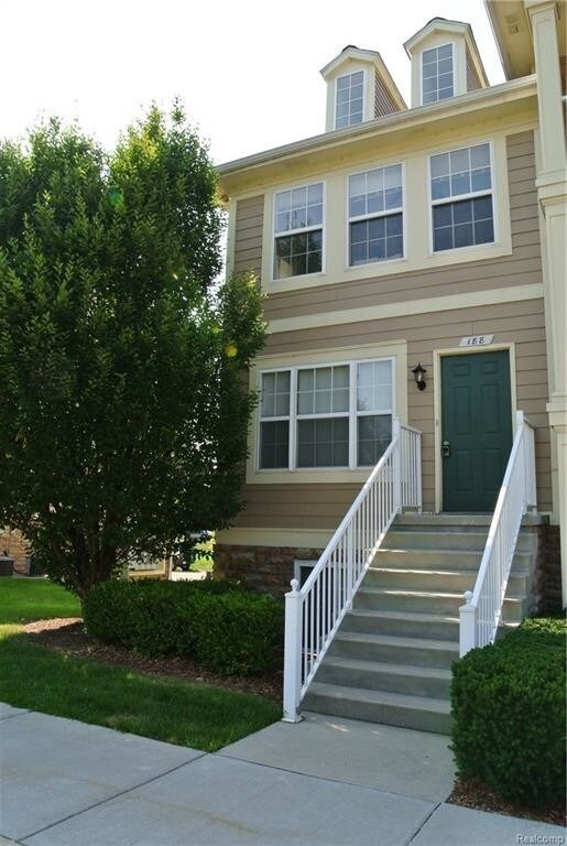 Building Photo - 188 Park Green Dr