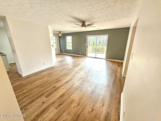 Foto del edificio - 801 Josepi Dr