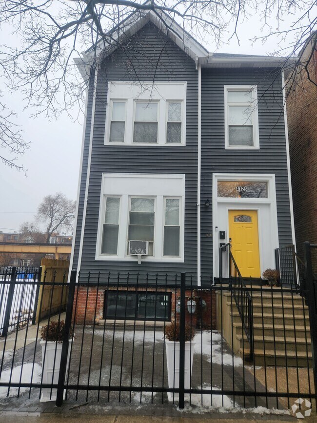 Building Photo - 4126 S Calumet Ave