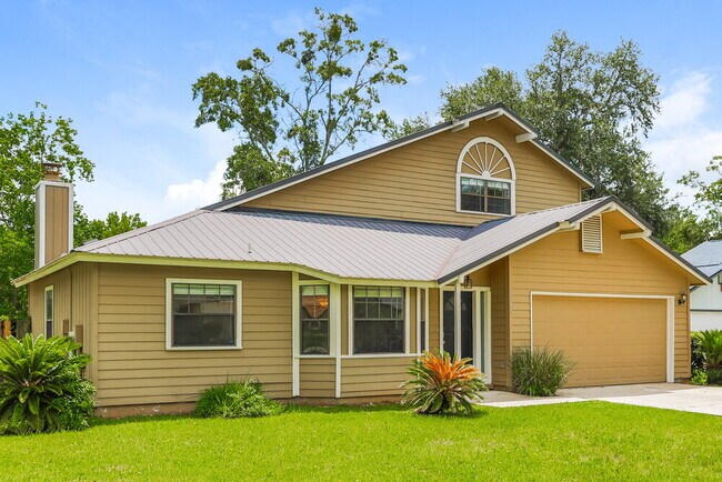 Foto del edificio - 6145 Island Forest Dr