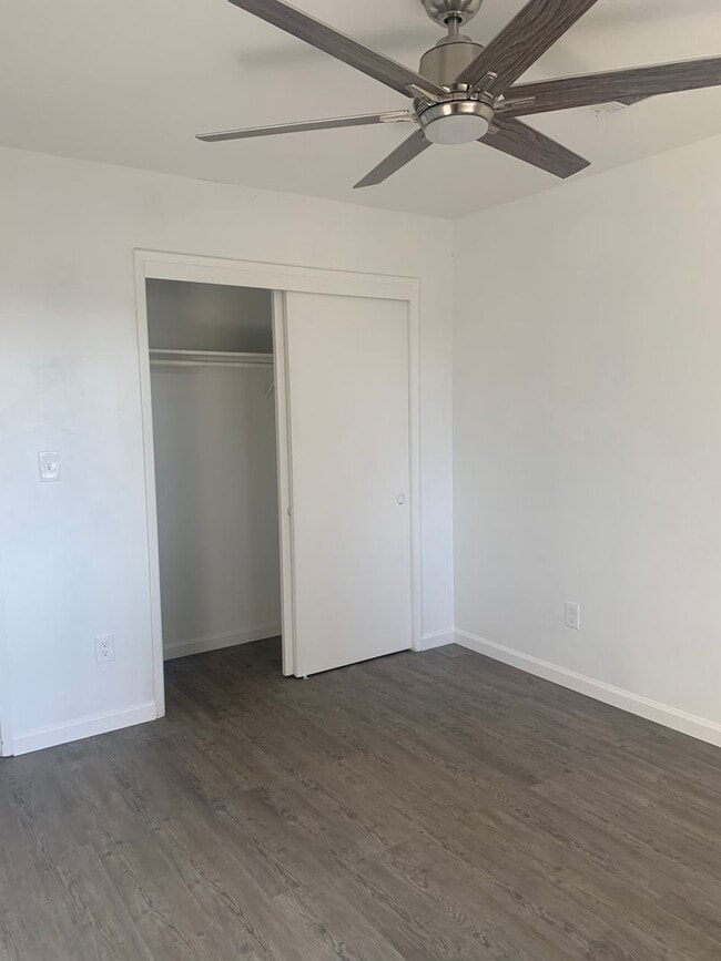 Building Photo - 2 BR 1.5 BA apartment