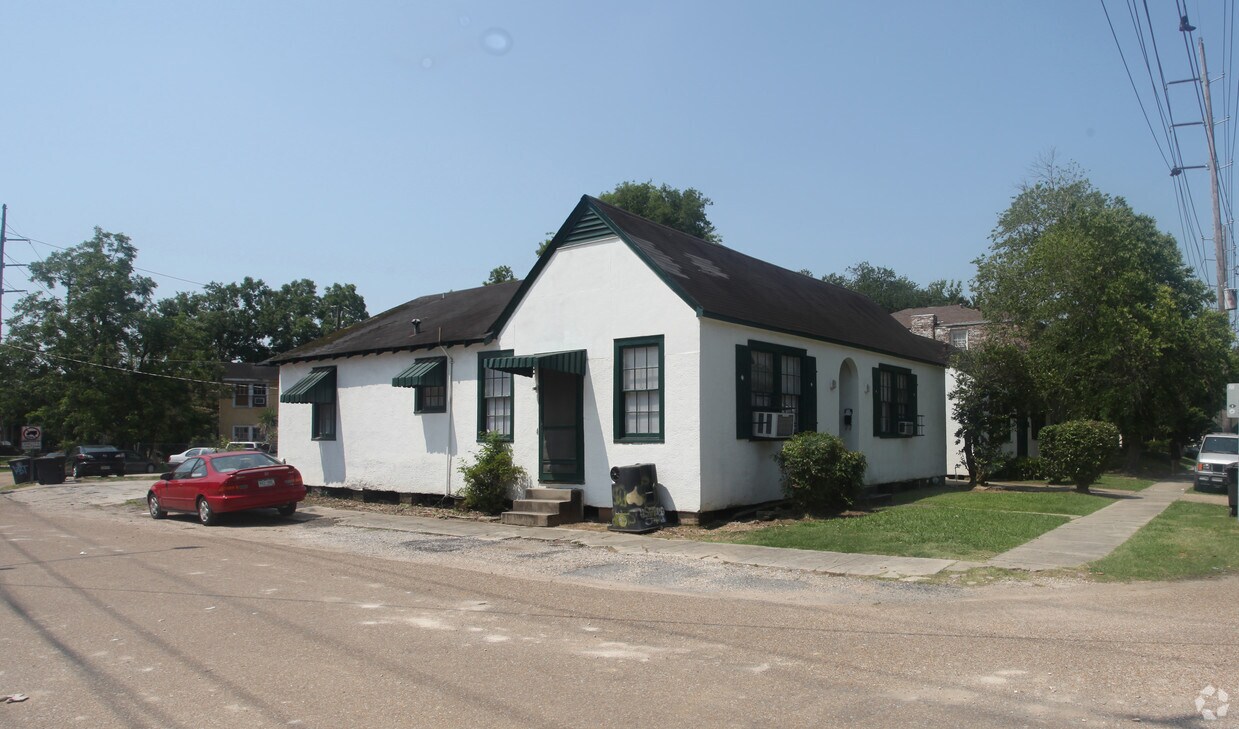 Primary Photo - 440-448 E State St