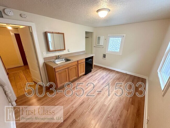 Foto del edificio - 2708 NE Sandy Blvd