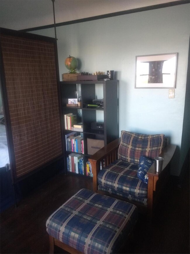 Foto del edificio - 0 bedroom in Seattle WA 98105