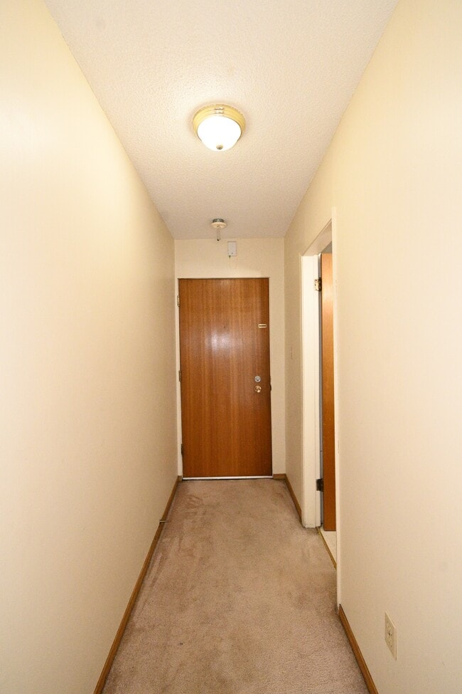 Building Photo - 879 Johnson St