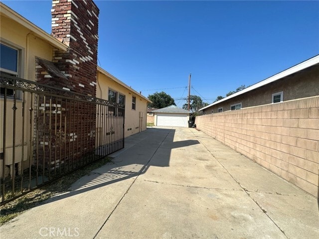 Building Photo - 2323 W Cedarwood St